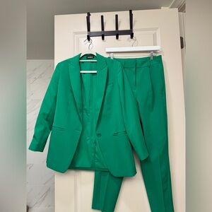 Express Vibrant Green Suit Set